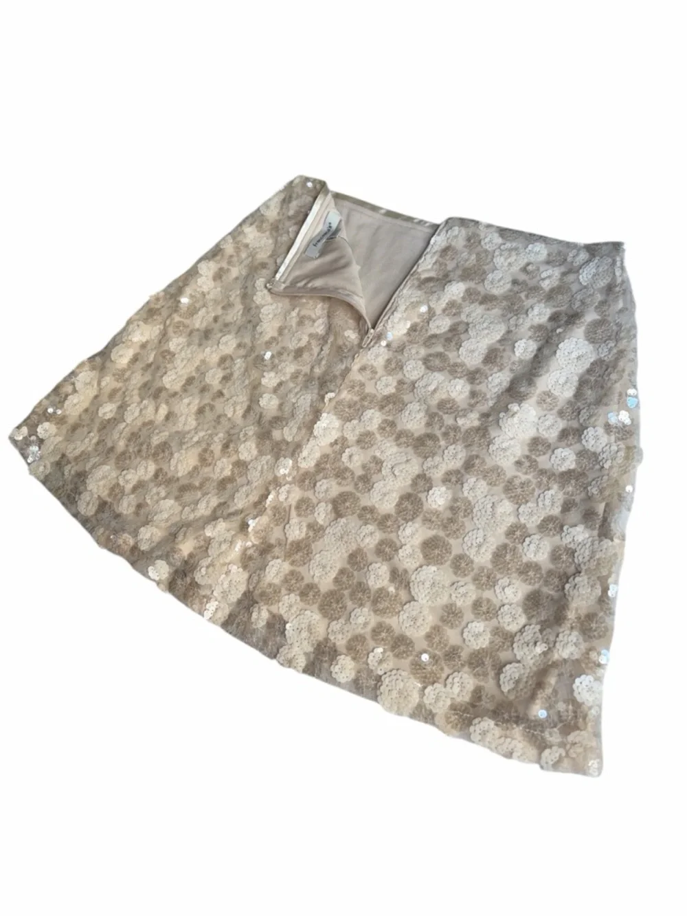 Francesca’s Floral Sequin Mini Skirt M Champagne Ivory Bridal Bachelorette NWT